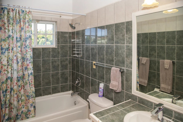 Image of House - 4 Bedrooms - 3 Bathrooms for Rental in Mt. Pleasant  -Antigua And Barbuda, Image 17