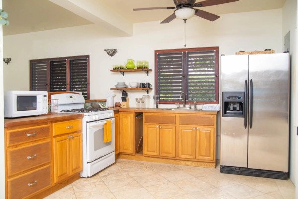 Image of Apartment - 2 Bedrooms - 1 Bathrooms for Rental in Fraires Hill Development -Antigua And Barbuda, Image 4