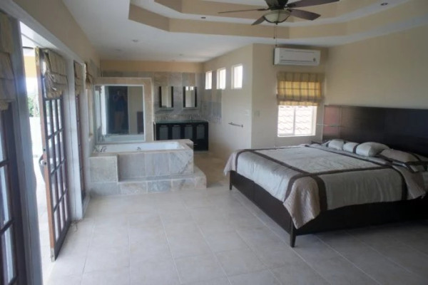 Image of Villa - 4 Bedrooms - 3 Bathrooms for Rental in Crosbies -Antigua And Barbuda, Image 5