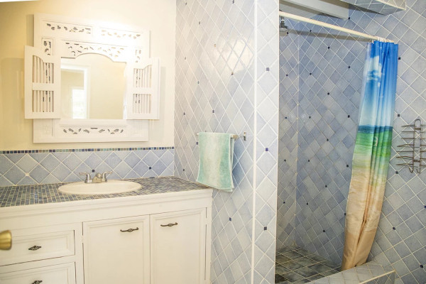 Image of House - 4 Bedrooms - 2 Bathrooms for Rental in Paradise View-Antigua And Barbuda, Image 13