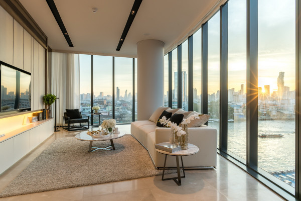 SPECTACULAR LUXURY CONDO