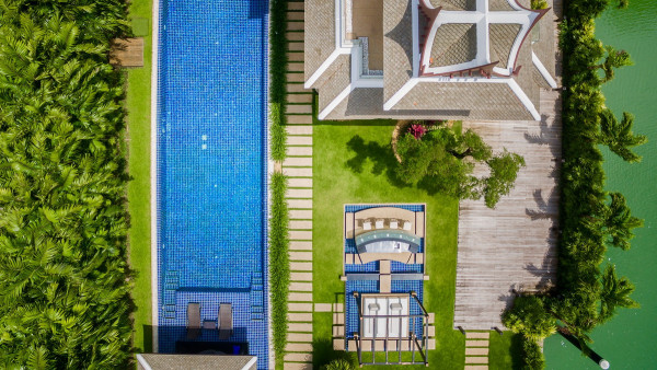 Harbourfront Villa In Royal Phuket Marina