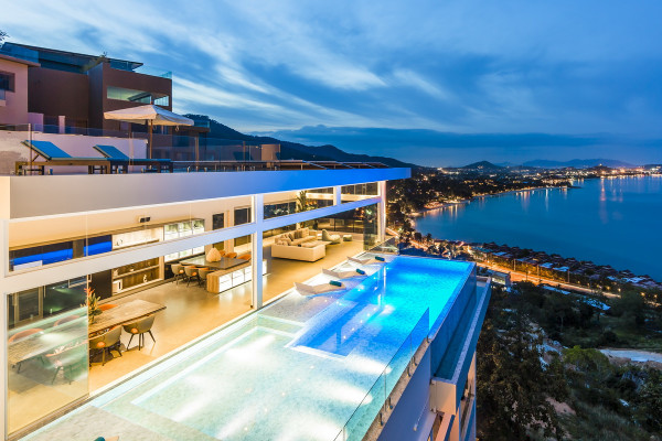 Superb Contemporary Sea View Villa 