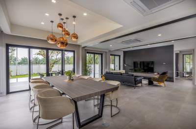 EXQUISITE MODERN DESIGNED VILLA