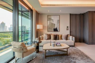 Sindhorn Tonson Luxury One Bedroom condo