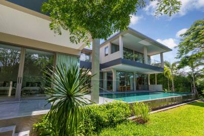 Villa Mimosa in an exclusive five star resort