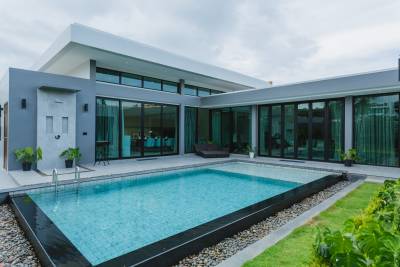 Modern Tropical Luxury Resort Style Villa