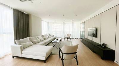 Rare Pet friendly Luxury Penthouse