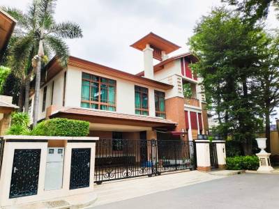 Stunning Luxury Home at Baan Sansiri Sukhumvit 67
