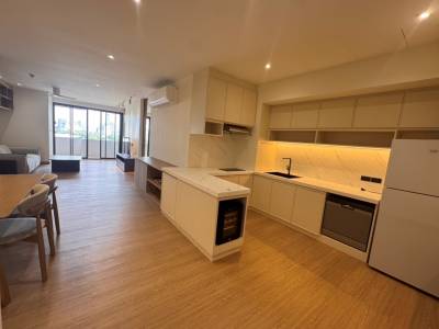 Lake Avenue Beautifully Renovated Condo