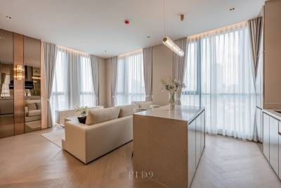 Modern Luxury Condo at The Reserve Sathorn