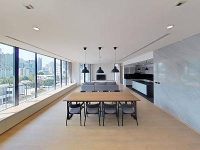 Phrom Phong Modern Luxury Penthouse
