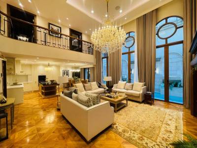 Elegant European-style luxury house