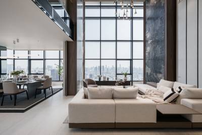 CONNER Ratchathewi Show Penthouse