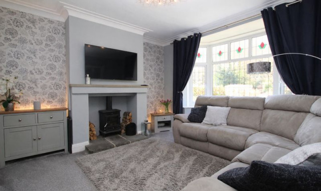 Commercial property on Stoney Royd Lane in Todmorden OL14, showcasing UK real estate investment opportunity for buyers seeking income-generating assets and long-term value growth.