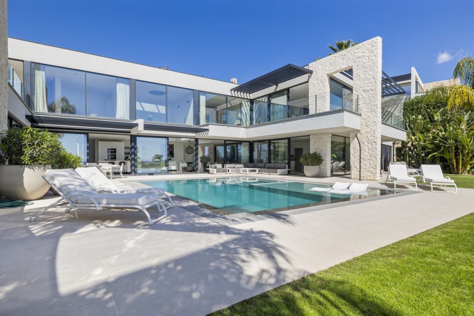 Property sale Property sale in Spain illustrating the tax and legal process for non-resident homeowners selling Spanish real estate.