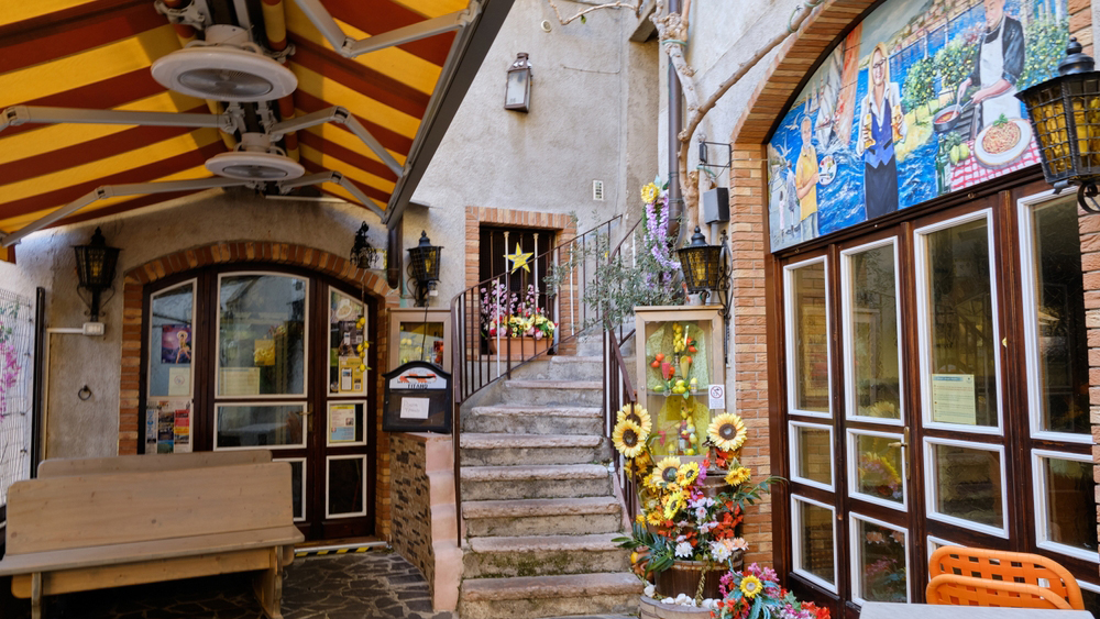 {"uuid":"a038789b-ddf4-4b2d-ab54-7f5f0eaf1b0c","tenant_uuid":"9e5fc9e6-2ef8-4ca5-ae33-a9f76aa35061","url_key":"lombardia-lombardy","location":"Lombardia","latitude":"45.47906710","longitude":"9.84524330","search_title":"Lombardia | Immobiliare In Lombardia","image":"italiannetworkrealty\/hero-images\/2025\/10\/28\/ac113d42-d1b1-4565-b7dd-e3611b74a2ab.jpg","main_title":"Lombardia | Immobiliare In Lombardia","main_content":"La Lombardia &egrave; Il Cuore Dell&rsquo;economia E Della Cultura Italiana, Meta Ideale Per Chi Cerca Opportunit&agrave; E Qualit&agrave; Di Vita. Milano Domina Con Il Suo Mercato Immobiliare Dinamico E La Scena Della Moda, Mentre Il Lago Di Como E Il Garda Offrono Eleganza E Tranquillit&agrave;. Infrastrutture Moderne E Scuole Internazionali Rendono La Regione Perfetta Per Il Trasferimento. Le Propriet&agrave; Variano Da Attici Di Lusso A Ville Affacciate Sul Lago.","footer_title":null,"footer_content":null,"youtube_id":null,"hero_image_mode":"centered","gallery_mode":"grid","published":0,"is_featured":0,"created_at":"2025-10-28T09:33:40.000000Z","updated_at":"2025-11-28T10:10:47.000000Z","deleted_at":null,"meta_data":[],"articles":[],"images":[{"uuid":"a03879eb-cae1-4cbf-b4cc-f96190031ac7","tenant_uuid":"9e5fc9e6-2ef8-4ca5-ae33-a9f76aa35061","area_guide_uuid":"a038789b-ddf4-4b2d-ab54-7f5f0eaf1b0c","filepath":"italiannetworkrealty\/area-guides\/2025\/10\/28\/e6702ae9-a6c1-449f-9262-ad0840f309cd.jpg","order":null,"caption":null,"created_at":"2025-10-28T09:37:21.000000Z","updated_at":"2025-10-28T09:37:21.000000Z","deleted_at":null},{"uuid":"a03879eb-d70d-4af6-a28e-d54c99070910","tenant_uuid":"9e5fc9e6-2ef8-4ca5-ae33-a9f76aa35061","area_guide_uuid":"a038789b-ddf4-4b2d-ab54-7f5f0eaf1b0c","filepath":"italiannetworkrealty\/area-guides\/2025\/10\/28\/e0f8f0cc-ac9a-4a13-ac44-08cc99b61c08.jpg","order":null,"caption":null,"created_at":"2025-10-28T09:37:21.000000Z","updated_at":"2025-10-28T09:37:21.000000Z","deleted_at":null},{"uuid":"a03879eb-e001-44a9-8aaf-e6a3a8b4c841","tenant_uuid":"9e5fc9e6-2ef8-4ca5-ae33-a9f76aa35061","area_guide_uuid":"a038789b-ddf4-4b2d-ab54-7f5f0eaf1b0c","filepath":"italiannetworkrealty\/area-guides\/2025\/10\/28\/eb83dbc4-6235-44f9-85c5-251ed11568f4.jpg","order":null,"caption":null,"created_at":"2025-10-28T09:37:21.000000Z","updated_at":"2025-10-28T09:37:21.000000Z","deleted_at":null},{"uuid":"a03879ec-0a71-4572-8cab-643807d03500","tenant_uuid":"9e5fc9e6-2ef8-4ca5-ae33-a9f76aa35061","area_guide_uuid":"a038789b-ddf4-4b2d-ab54-7f5f0eaf1b0c","filepath":"italiannetworkrealty\/area-guides\/2025\/10\/28\/688c3e50-8849-4399-ae4e-27b2b2759206.jpg","order":null,"caption":null,"created_at":"2025-10-28T09:37:21.000000Z","updated_at":"2025-10-28T09:37:21.000000Z","deleted_at":null}],"amenities":[]} image