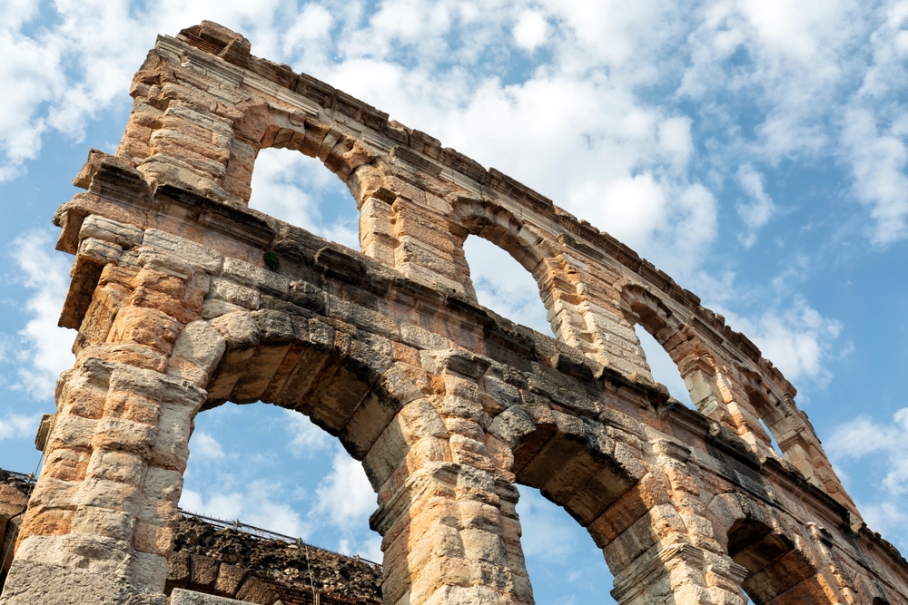 {"uuid":"a0388114-d7d0-4e71-8223-ec13364abd37","tenant_uuid":"9e5fc9e6-2ef8-4ca5-ae33-a9f76aa35061","url_key":"veneto","location":"Veneto","latitude":"45.76233330","longitude":"11.69097600","search_title":"Guida Della Zona Del Veneto","image":"italiannetworkrealty\/hero-images\/2025\/10\/28\/ac79610f-2799-447e-b805-9476b0bf956b.jpg","main_title":"Guida Della Zona Del Veneto","main_content":"<p>Il Veneto Fonde Cultura E Comfort Moderni. Venezia, Verona E Padova Offrono Un Fascino Unico Che Continua Ad Attrarre Acquirenti Da Tutto Il Mondo. Dai Canali Romantici Alle Dolci Colline, La Regione Unisce Arte, Architettura E Natura. Gli Acquirenti Trovano Palazzi Restaurati, Casali Rurali E Appartamenti Moderni A Poca Distanza Dalla Costa Adriatica.<\/p>","footer_title":null,"footer_content":null,"youtube_id":null,"hero_image_mode":"centered","gallery_mode":"grid","published":0,"is_featured":0,"created_at":"2025-10-28T09:57:22.000000Z","updated_at":"2025-11-28T11:06:13.000000Z","deleted_at":null,"meta_data":[],"articles":[],"images":[{"uuid":"a0388127-ad27-4d43-9aaa-de0f65a48cc5","tenant_uuid":"9e5fc9e6-2ef8-4ca5-ae33-a9f76aa35061","area_guide_uuid":"a0388114-d7d0-4e71-8223-ec13364abd37","filepath":"italiannetworkrealty\/area-guides\/2025\/10\/28\/7d5a5e2a-5780-4118-827f-692712638ab2.jpg","order":null,"caption":null,"created_at":"2025-10-28T09:57:34.000000Z","updated_at":"2025-10-28T09:57:34.000000Z","deleted_at":null},{"uuid":"a0388127-c271-4021-b643-22e48502cda0","tenant_uuid":"9e5fc9e6-2ef8-4ca5-ae33-a9f76aa35061","area_guide_uuid":"a0388114-d7d0-4e71-8223-ec13364abd37","filepath":"italiannetworkrealty\/area-guides\/2025\/10\/28\/df41f3b5-a731-4b3c-89b7-a35291e3521f.jpg","order":null,"caption":null,"created_at":"2025-10-28T09:57:34.000000Z","updated_at":"2025-10-28T09:57:34.000000Z","deleted_at":null},{"uuid":"a0388127-c908-4655-b1cd-9a1a9a0857e7","tenant_uuid":"9e5fc9e6-2ef8-4ca5-ae33-a9f76aa35061","area_guide_uuid":"a0388114-d7d0-4e71-8223-ec13364abd37","filepath":"italiannetworkrealty\/area-guides\/2025\/10\/28\/a1f11ea8-776d-478b-9c84-e684dbb5caf1.jpg","order":null,"caption":null,"created_at":"2025-10-28T09:57:34.000000Z","updated_at":"2025-10-28T09:57:34.000000Z","deleted_at":null},{"uuid":"a0388128-1b48-4184-a1e7-0ec05975b9a5","tenant_uuid":"9e5fc9e6-2ef8-4ca5-ae33-a9f76aa35061","area_guide_uuid":"a0388114-d7d0-4e71-8223-ec13364abd37","filepath":"italiannetworkrealty\/area-guides\/2025\/10\/28\/85cb8197-2c6a-4d0a-ad76-24130b4f1504.jpg","order":null,"caption":null,"created_at":"2025-10-28T09:57:35.000000Z","updated_at":"2025-10-28T09:57:35.000000Z","deleted_at":null}],"amenities":[]} image