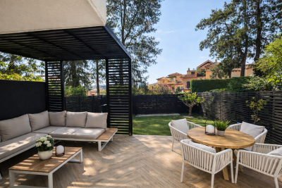 Fully Renovated Townhouse with Guest Apartment
