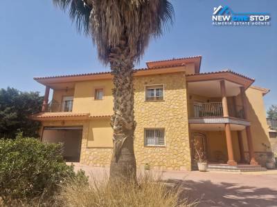 4 Bedroom Villa for Sale in La Muleria