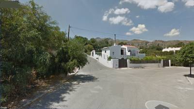 1080 - Detached villa few minutes walk to the beach