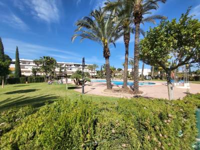 REF. 1636 Beautiful South Facing large 1 Bedroom Apartment