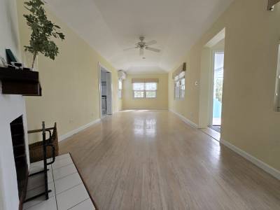Image of House - 3 Bedrooms - 2 Bathrooms for Sale in Paget-Paget-Bermuda, Image 4