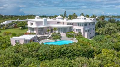 Image of House - 9 Bedrooms - 9 Bathrooms for Sale in Hamilton Parish-Glebe Hill, Hamilton Parish-Bermuda, Image 4
