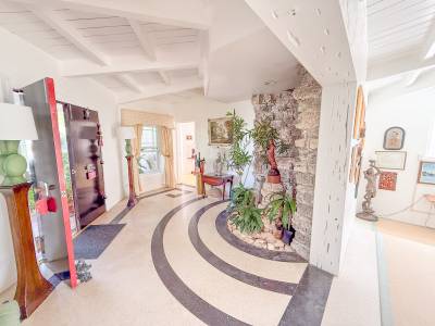 Image of House - 9 Bedrooms - 9 Bathrooms for Sale in Hamilton Parish-Glebe Hill, Hamilton Parish-Bermuda, Image 8