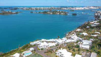 Image of Condo - 3 Bedrooms - 2 Bathrooms for Rental in Warwick-Longford Road, Warwick-Bermuda, Image 3