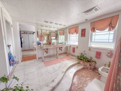 Image of House - 9 Bedrooms - 9 Bathrooms for Sale in Hamilton Parish-Glebe Hill, Hamilton Parish-Bermuda, Image 14