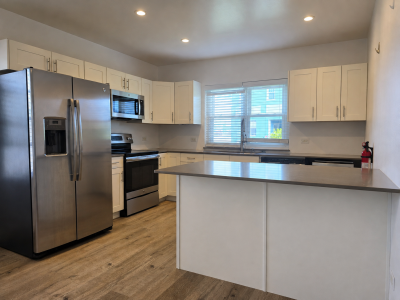 Image of Apartment - 3 Bedrooms - 3 Bathrooms for Rental in Pembroke-Pembroke-Bermuda, Image 2