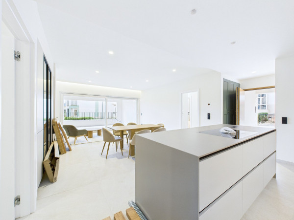 Newly Completed 2 Bedroom Apartment in a Prestigious Sought After Community