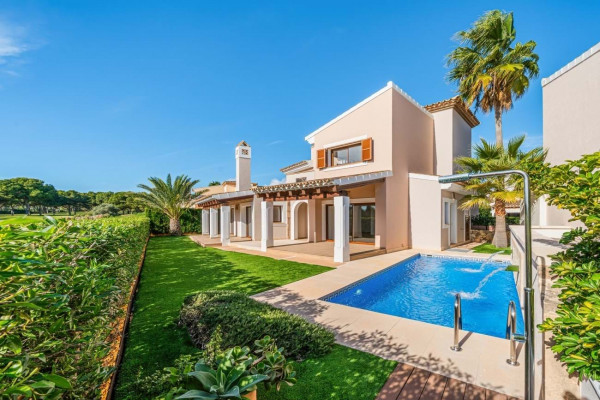 Frontline Golf Villa in Marina Golf, Santa Ponsa