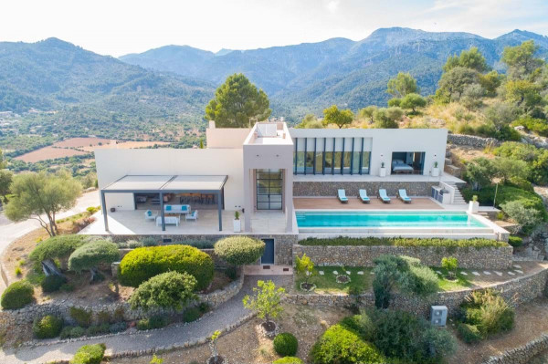 Elegant Country Estate with Breathtaking Views in Selva